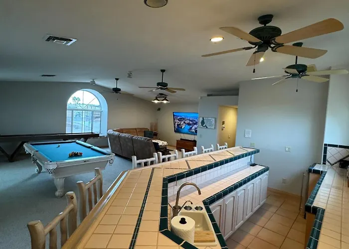 Holiday home Breakwater Retreat Pool, Spa, Game Room, Boat Parking Lake Havasu City