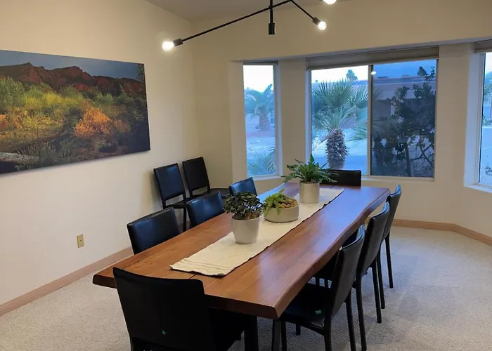 Breakwater Retreat Pool, Spa, Game Room, Boat Parking Holiday home