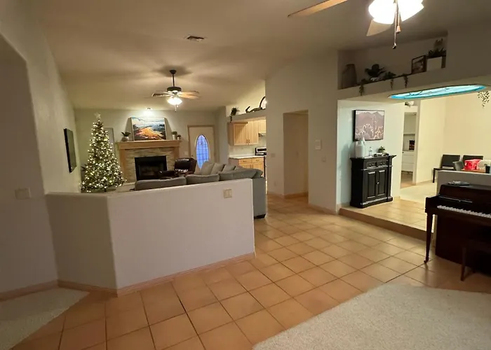 Breakwater Retreat Pool, Spa, Game Room, Boat Parking Lake Havasu City