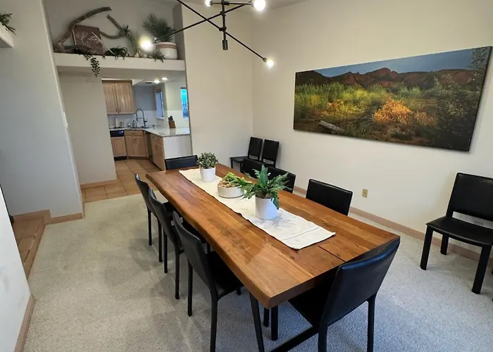Holiday home Breakwater Retreat Pool, Spa, Game Room, Boat Parking *