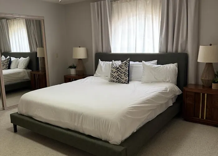 Breakwater Retreat Pool, Spa, Game Room, Boat Parking Holiday home