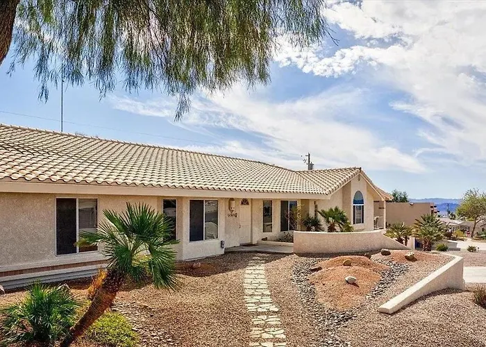Breakwater Retreat Pool, Spa, Game Room, Boat Parking Holiday home
